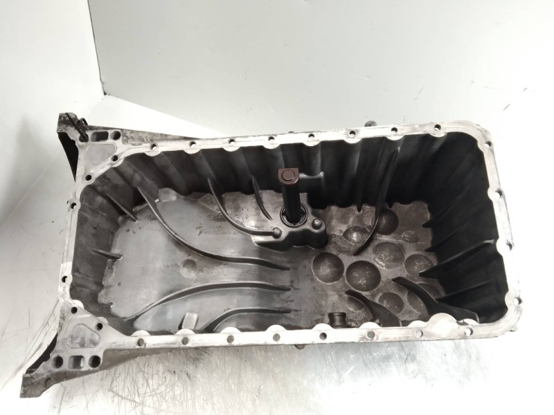 Recambio de carter para mercedes sprinterii caja cerrada (desde 01.06) 2.1 cdi cat referencia OEM IAM A6460142302  