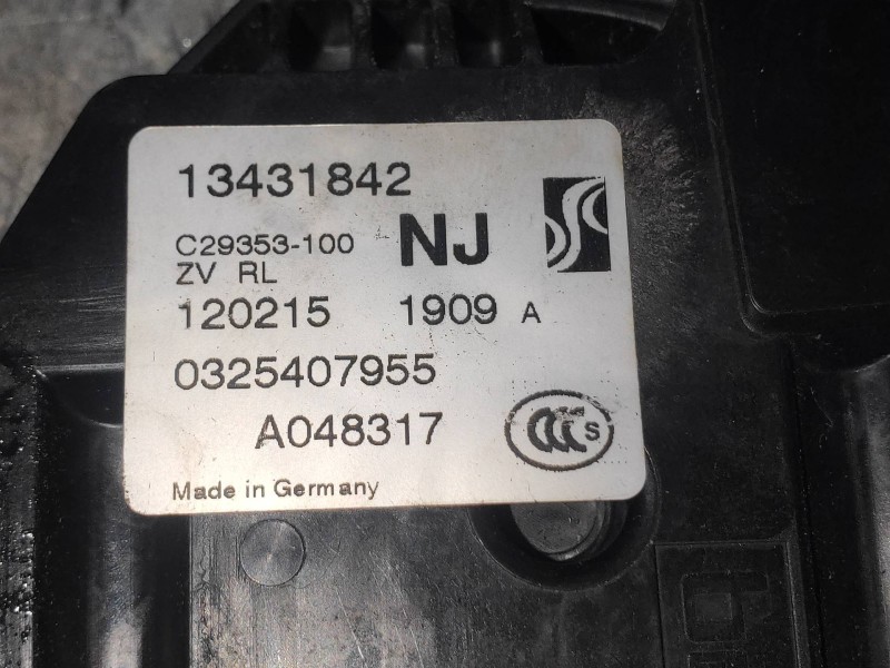 Recambio de motor cierre centralizado trasero izquierdo para opel corsa e color edition ecoflex referencia OEM IAM 13431842  