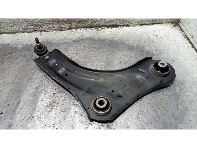 Recambio de brazo suspension inferior delantero derecho para renault scenic iii emotion referencia OEM IAM 545009207R  