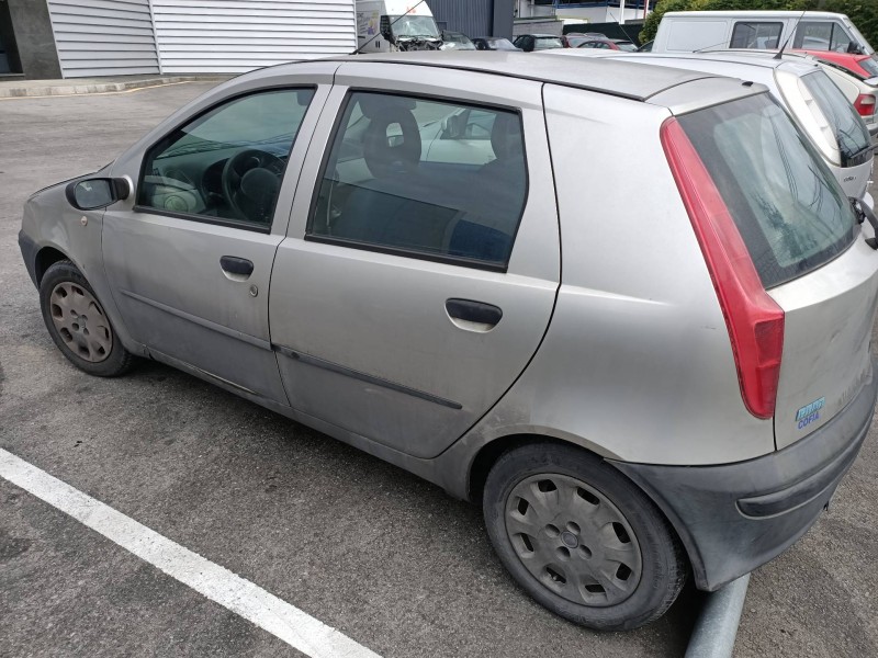 fiat punto berlina (188) del año 2000