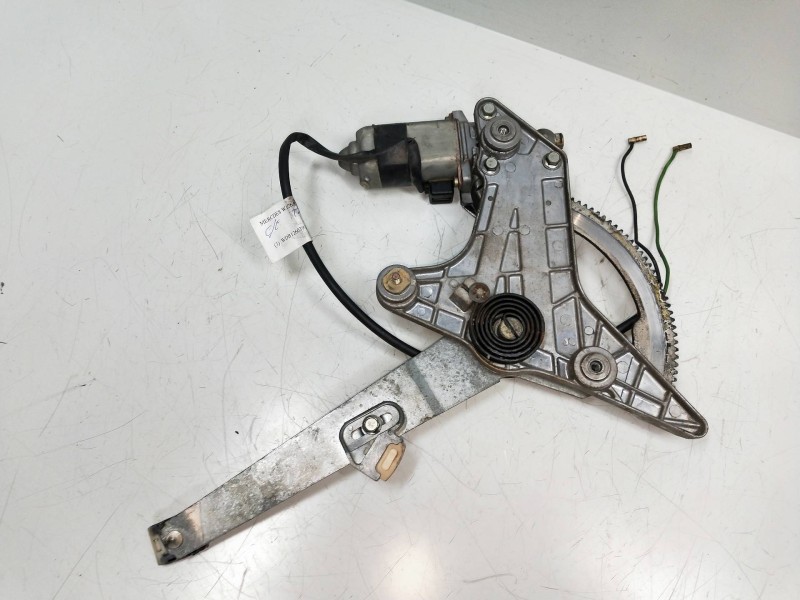 Recambio de elevalunas trasero derecho para mercedes clase s (w126) berlina+coupe 5.6 v8 cat referencia OEM IAM 68026920  4P