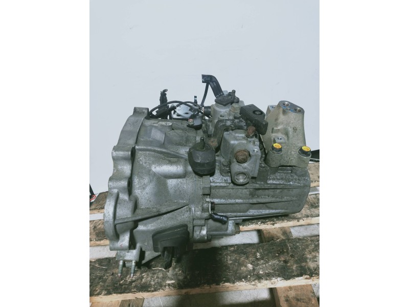 Recambio de caja cambios para hyundai accent (mc) gl crdi referencia OEM IAM P61763 194708 