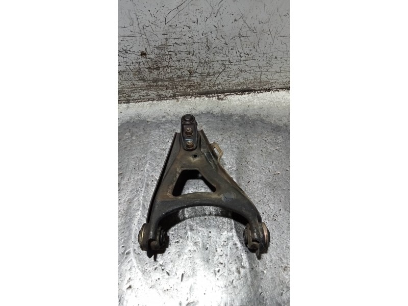 Recambio de brazo suspension inferior delantero izquierdo para renault 19 (b/c/l53) 1.4 referencia OEM IAM   