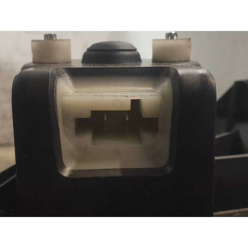 Recambio de motor calefaccion para opel corsa e color edition ecoflex referencia OEM IAM 13335075  