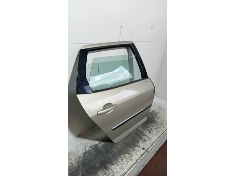 Recambio de puerta trasera derecha para peugeot 407 sw st confort referencia OEM IAM   5P