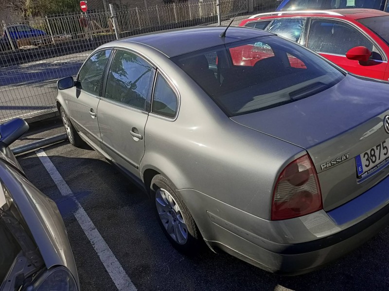 volkswagen passat berlina (3b3) del año 2001