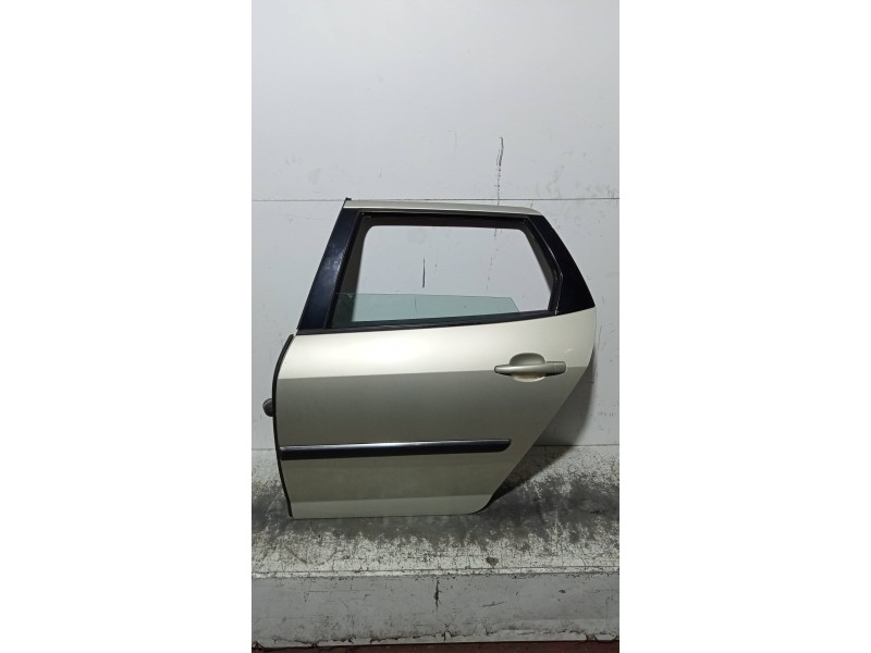 Recambio de puerta trasera izquierda para peugeot 407 sw st confort referencia OEM IAM   5P