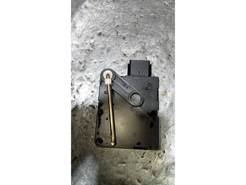 Recambio de motor apertura trampillas climatizador para kia opirus básico referencia OEM IAM D495GGXAA  