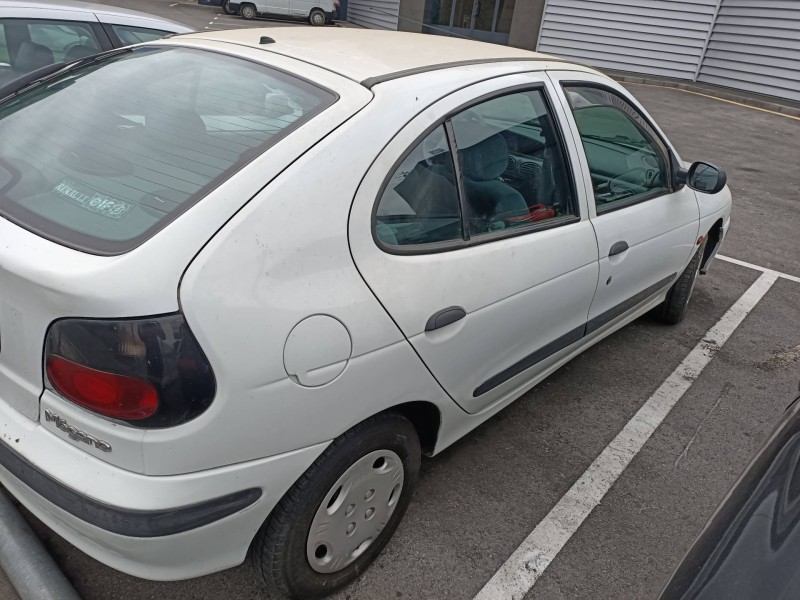 renault megane i berlina hatchback (ba0) del año 1998