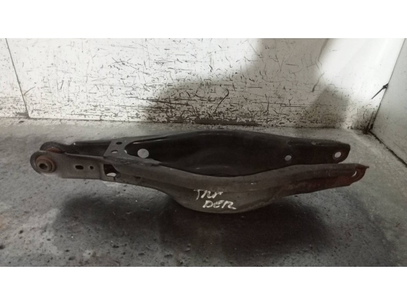 Recambio de brazo suspension inferior trasero derecho para toyota auris touring sports (e18) 1.8 16v cat (híbrido) referencia OE