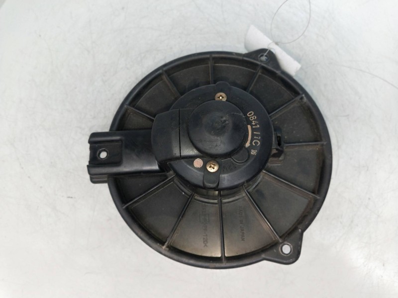 Recambio de motor calefaccion para toyota hilux 2.4 referencia OEM IAM 194000084111C16  