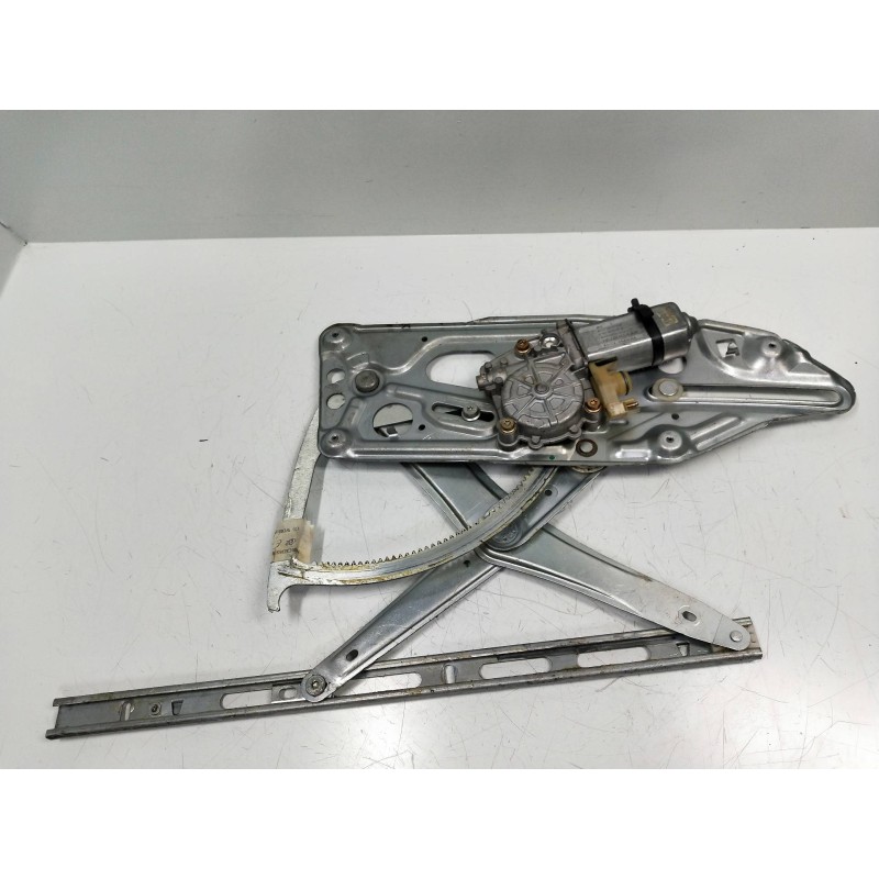 Recambio de elevalunas delantero derecho para mercedes clase s (w140) berlina 5.0 v8 32v cat referencia OEM IAM 186690000  4P