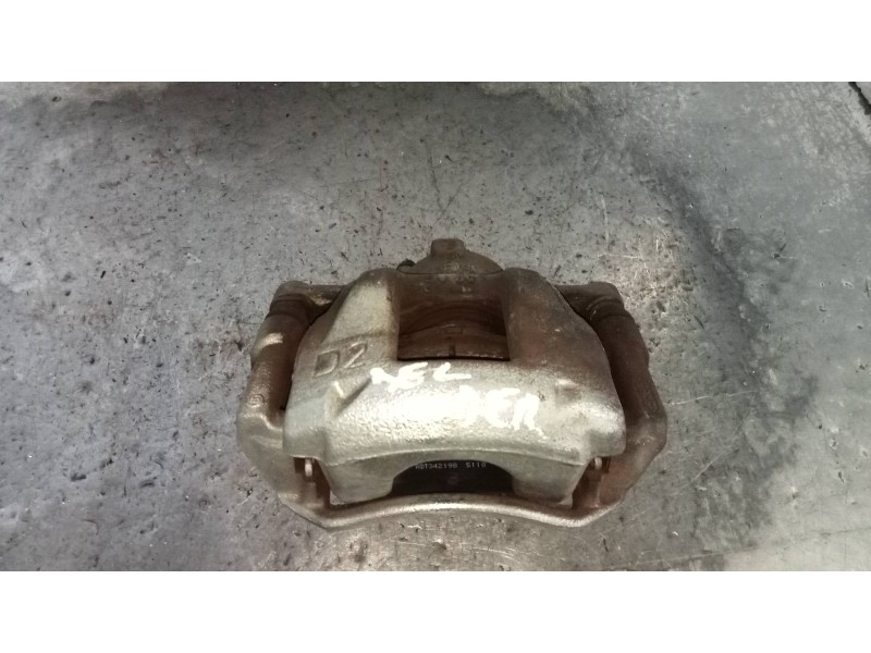 Recambio de pinza freno delantera derecha para toyota auris touring sports (e18) 1.8 16v cat (híbrido) referencia OEM IAM   
