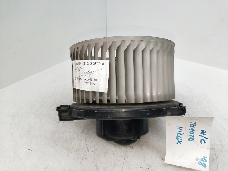 Recambio de motor calefaccion para toyota hilux 2.4 referencia OEM IAM 194000084111C16  