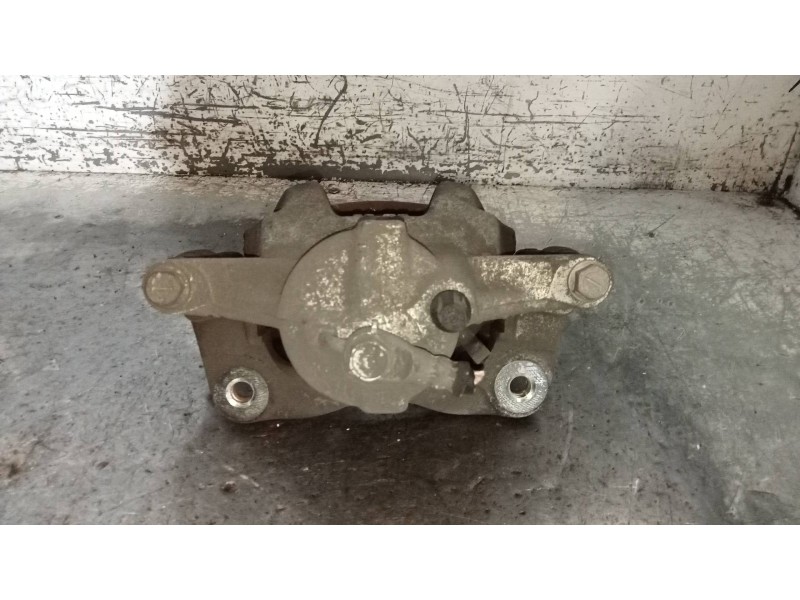 Recambio de pinza freno delantera derecha para toyota auris touring sports (e18) 1.8 16v cat (híbrido) referencia OEM IAM   