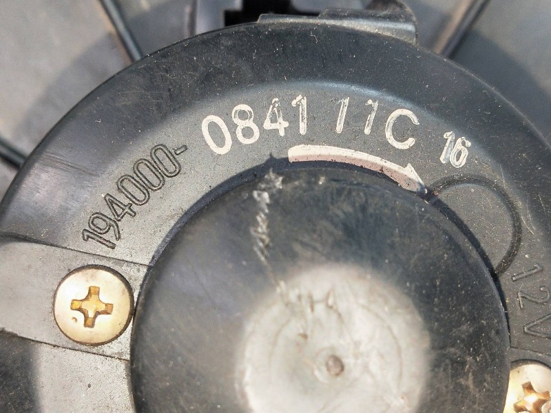 Recambio de motor calefaccion para toyota hilux 2.4 referencia OEM IAM 194000084111C16  