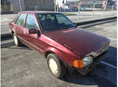 ford escort berlina del año 1990