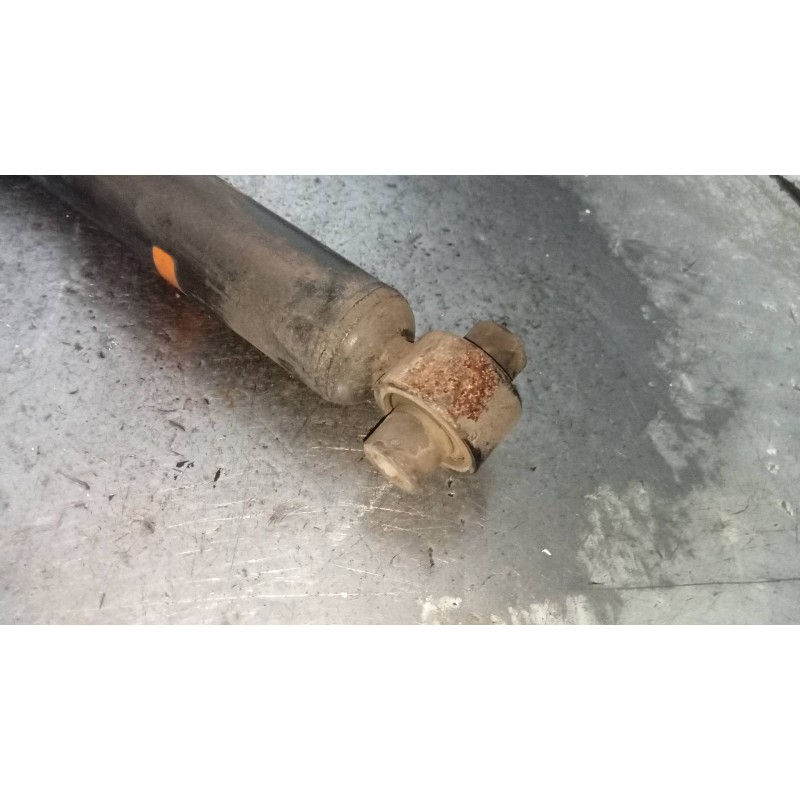 Recambio de amortiguador trasero izquierdo para toyota auris touring sports (e18) 1.8 16v cat (híbrido) referencia OEM IAM 48530