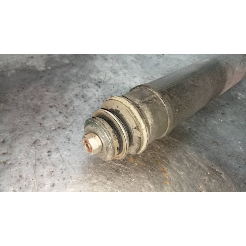 Recambio de amortiguador trasero izquierdo para toyota auris touring sports (e18) 1.8 16v cat (híbrido) referencia OEM IAM 48530