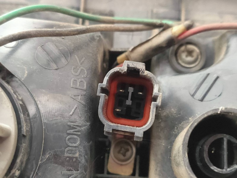 Recambio de piloto trasero izquierdo interior para ssangyong kyron 200 xdi limited referencia OEM IAM   