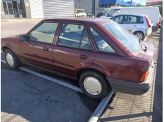 ford escort berlina del año 1990 2