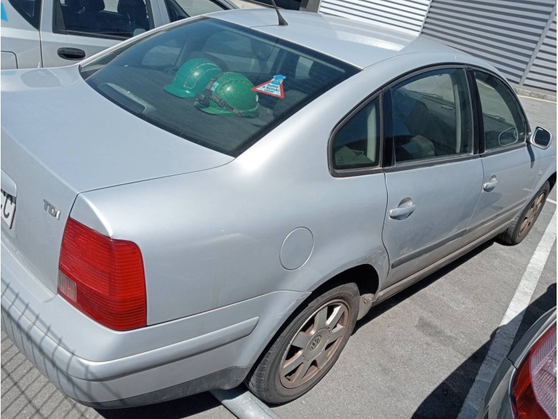 volkswagen passat berlina (3b2) del año 1999
