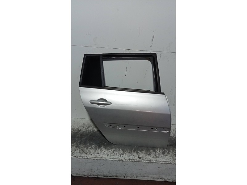 Recambio de puerta trasera derecha para renault megane ii familiar authentique referencia OEM IAM   
