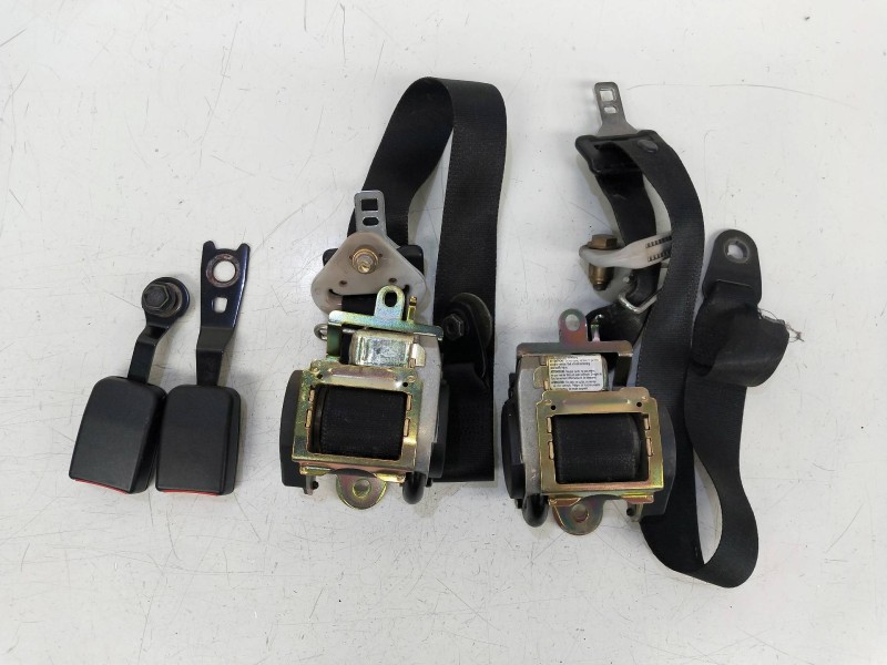 Recambio de juego cinturones delantero para mazda 323 berl. f/s (bj) 2.0 td f comfort referencia OEM IAM   5P