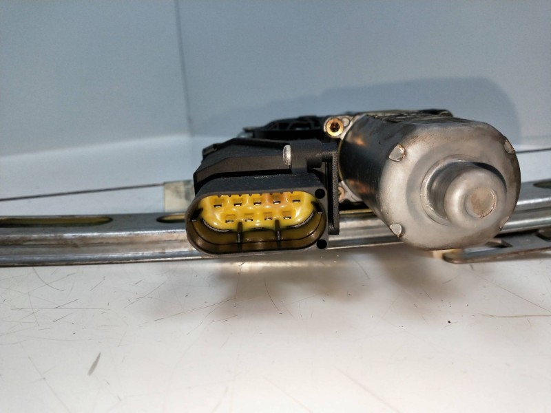 Recambio de elevalunas delantero derecho para mercedes clase a (w168) 1.6 cat referencia OEM IAM 1688201042  5P