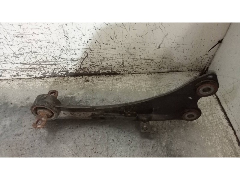 Recambio de brazo suspension superior trasero derecho para toyota auris touring sports (e18) 1.8 16v cat (híbrido) referencia OE