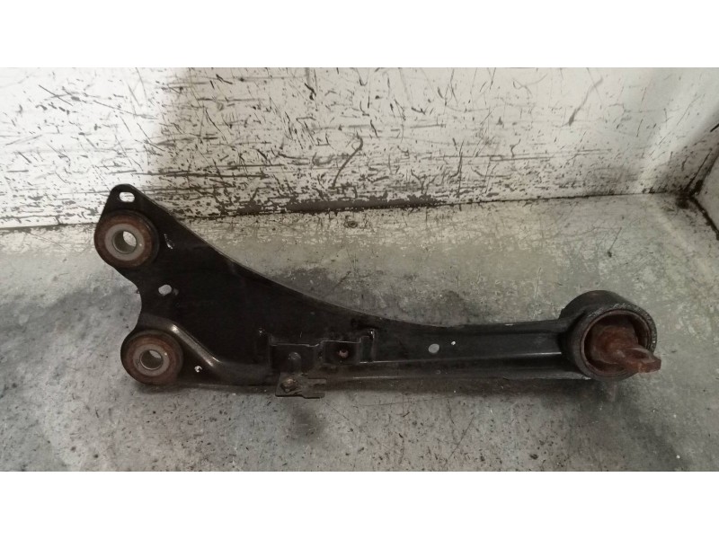 Recambio de brazo suspension superior trasero izquierdo para toyota auris touring sports (e18) 1.8 16v cat (híbrido) referencia 