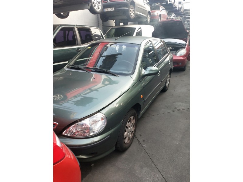 kia rio del año 2000