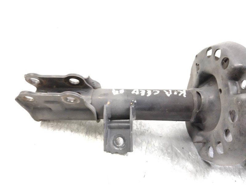 Recambio de amortiguador delantero izquierdo para kia cee´d 1.6 cat referencia OEM IAM   