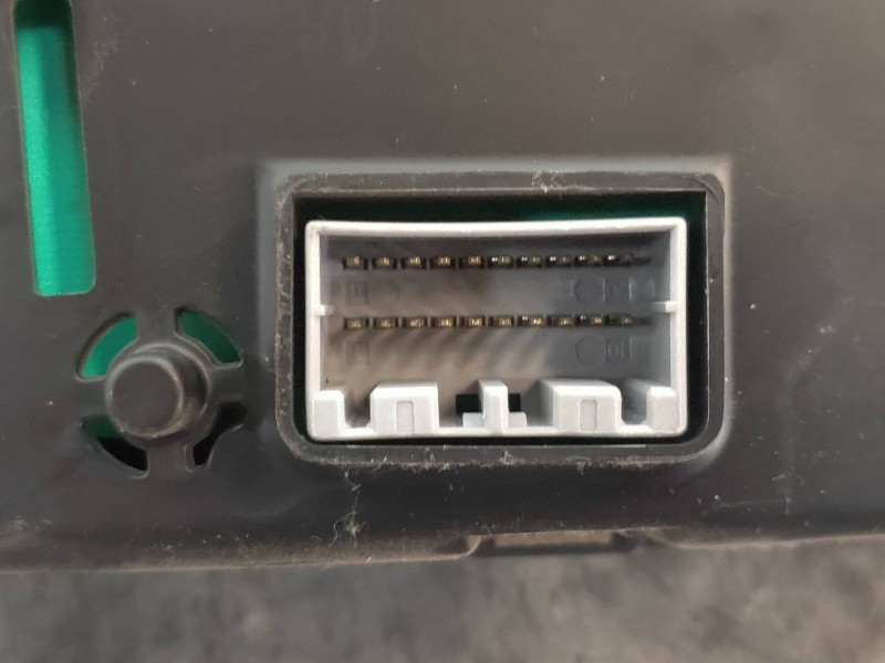 Recambio de cuadro instrumentos para ssangyong kyron 200 xdi limited referencia OEM IAM 8021009040  