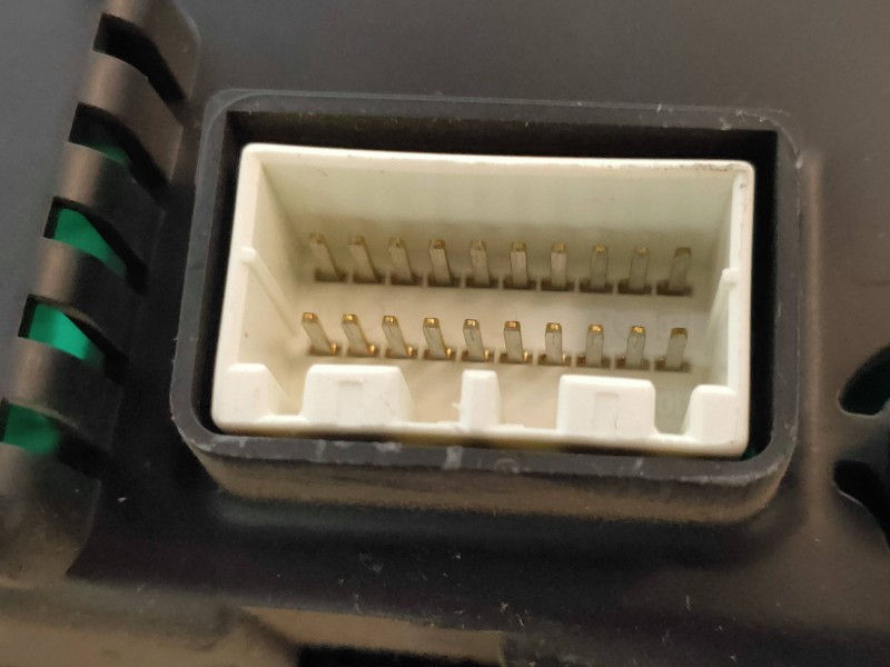 Recambio de cuadro instrumentos para ssangyong kyron 200 xdi limited referencia OEM IAM 8021009040  