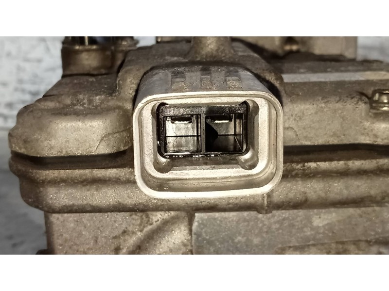 Recambio de compresor aire acondicionado para toyota auris touring sports (e18) 1.8 16v cat (híbrido) referencia OEM IAM 0422001