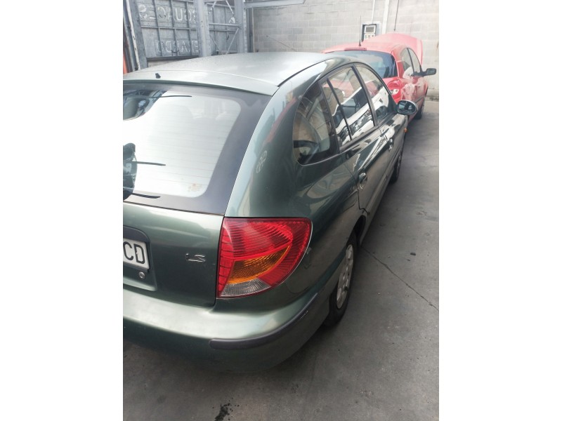 kia rio del año 2000