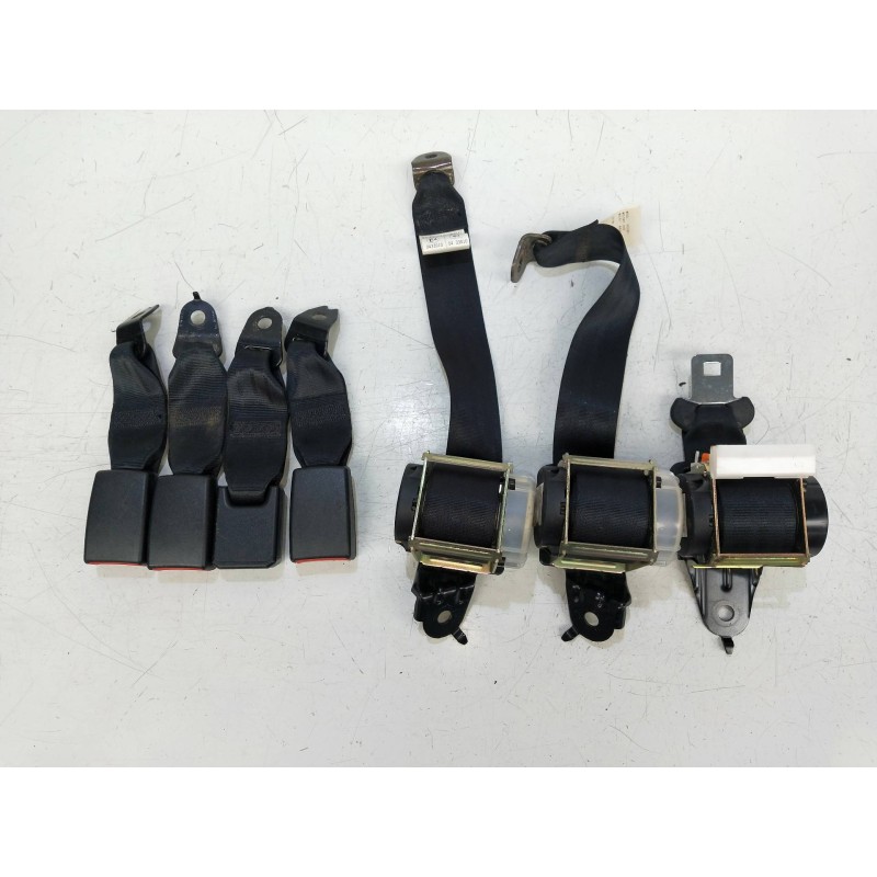 Recambio de juego cinturones trasero para mazda 3 berlina (bk) 1.6 cd diesel cat referencia OEM IAM   4P