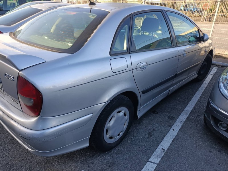 citroen c5 berlina del año 2001