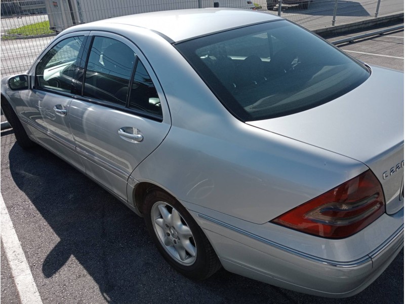 mercedes clase c (w203) berlina del año 2001