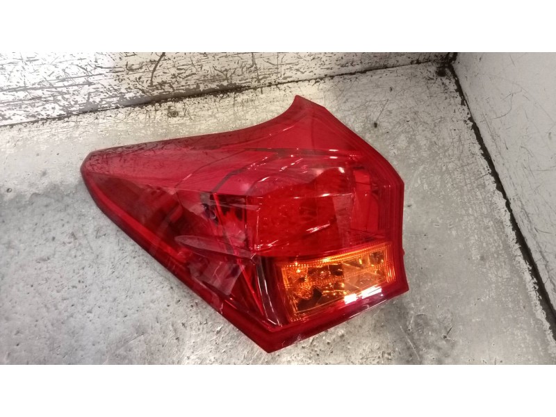 Recambio de piloto trasero izquierdo para toyota auris touring sports (e18) 1.8 16v cat (híbrido) referencia OEM IAM   