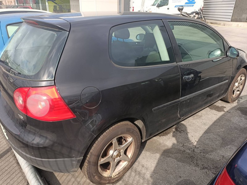 volkswagen golf v berlina (1k1) del año 2004