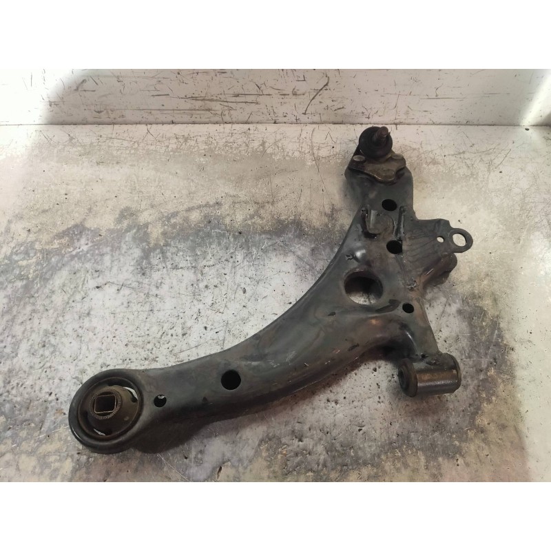 Recambio de brazo suspension inferior delantero izquierdo para toyota avensis berlina (t 22) 1.6 tempus (4-ptas.) referencia OEM