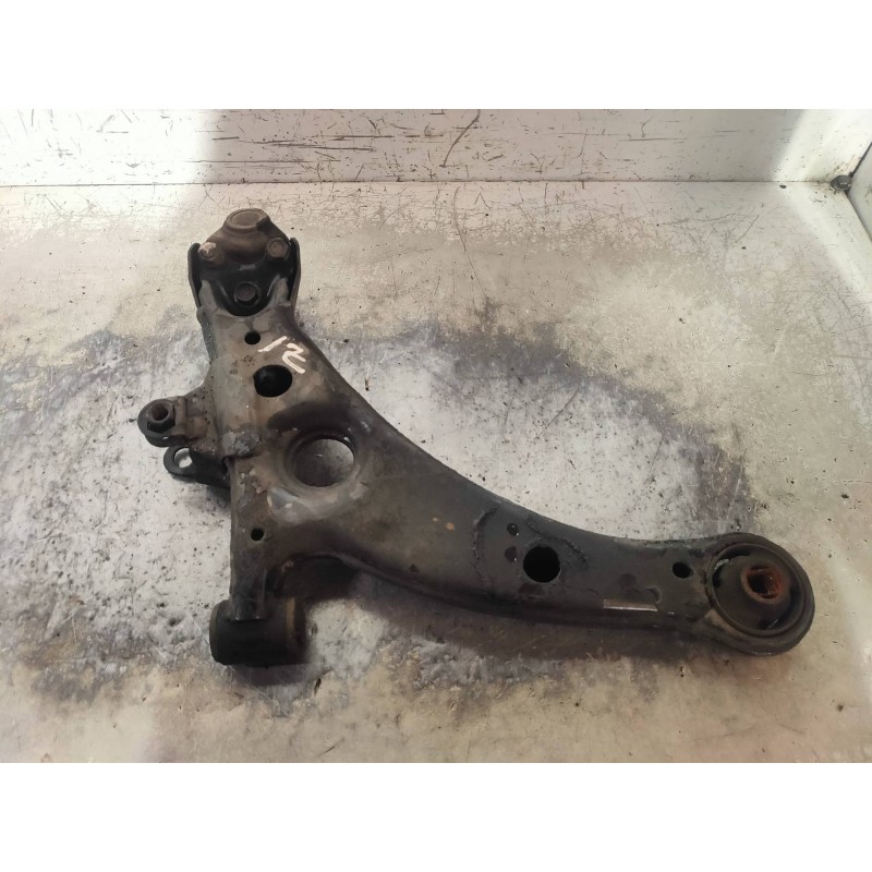 Recambio de brazo suspension inferior delantero izquierdo para toyota avensis berlina (t 22) 1.6 tempus (4-ptas.) referencia OEM