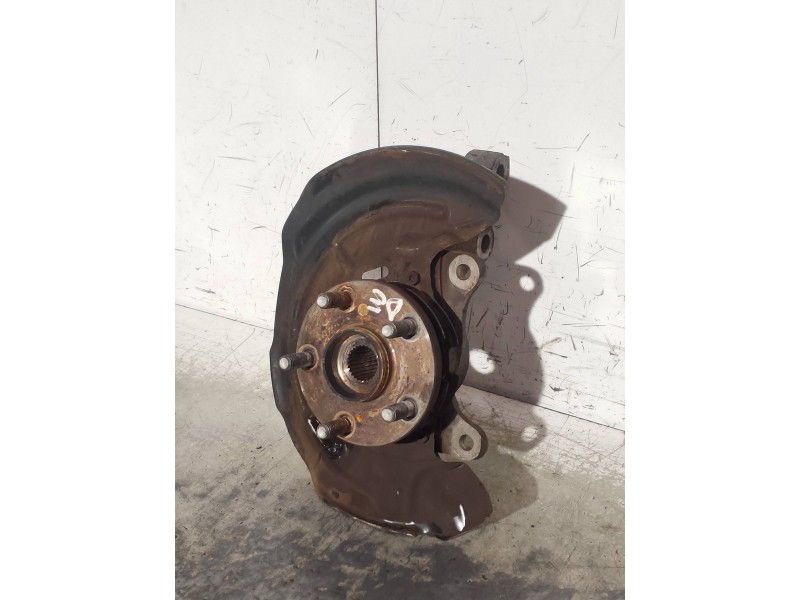 Recambio de mangueta delantera derecha para toyota avensis berlina (t 22) 1.6 tempus (4-ptas.) referencia OEM IAM   