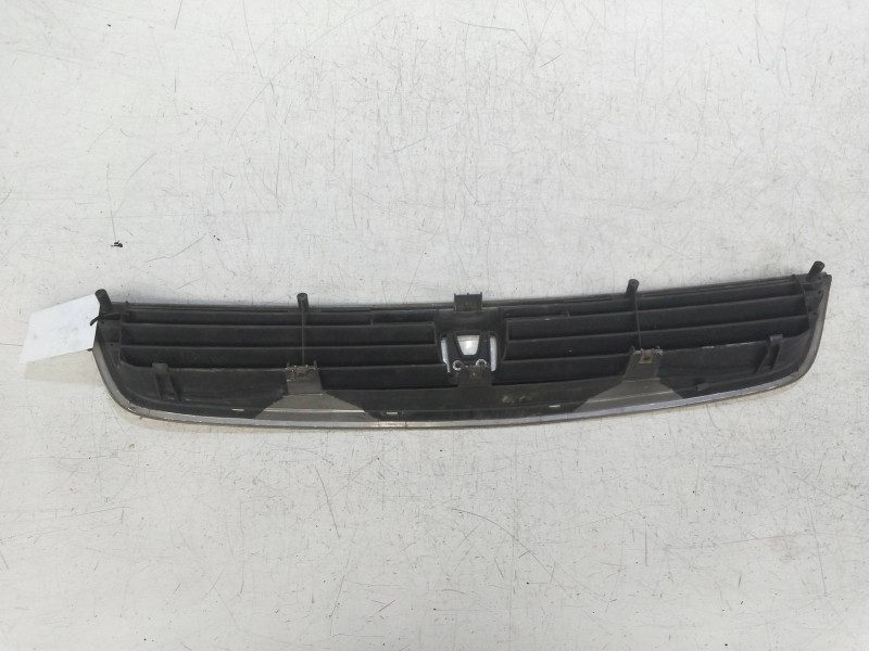 Recambio de rejilla delantera para honda civic berlina .5 (ma/mb) 1.5 cat referencia OEM IAM   