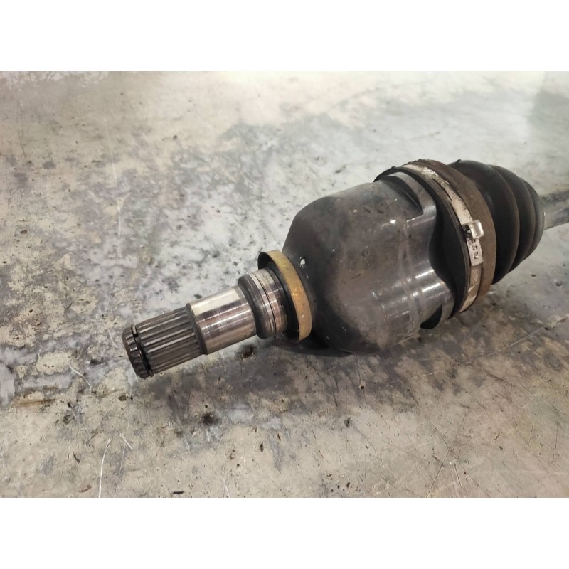 Recambio de transmision delantera izquierda para toyota avensis berlina (t 22) 1.6 tempus (4-ptas.) referencia OEM IAM   