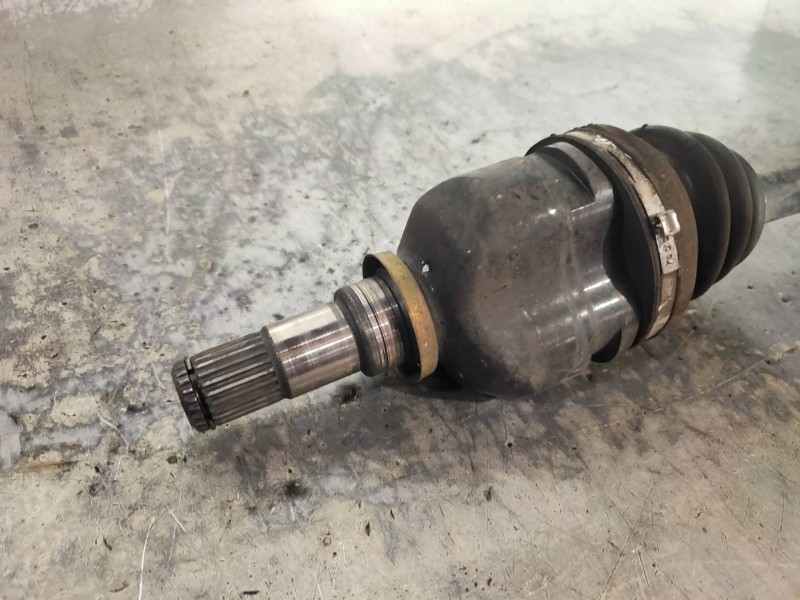 Recambio de transmision delantera izquierda para toyota avensis berlina (t 22) 1.6 tempus (4-ptas.) referencia OEM IAM   