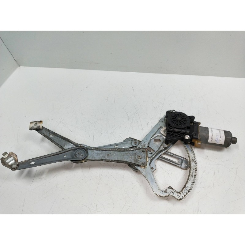 Recambio de elevalunas delantero derecho para mercedes clase c (w202) berlina 2.5 20v turbodiesel cat referencia OEM IAM 1930281