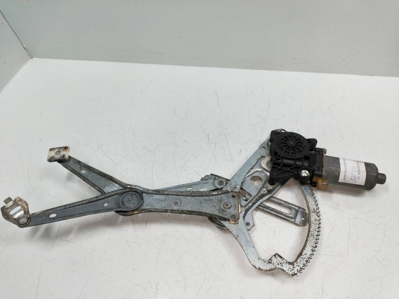 Recambio de elevalunas delantero derecho para mercedes clase c (w202) berlina 2.5 20v turbodiesel cat referencia OEM IAM 1930281